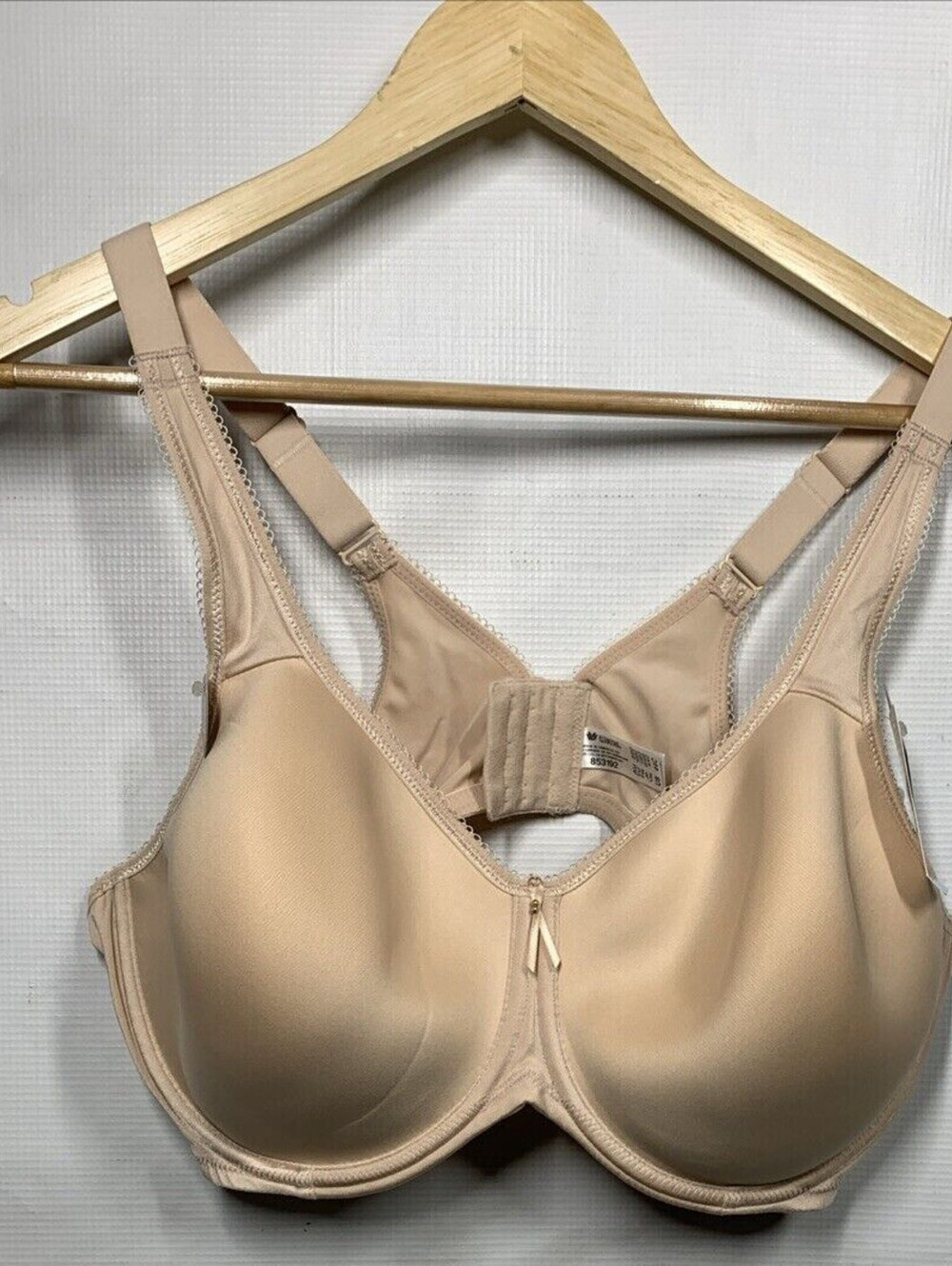 Women's 853192 Basic Beauty Spacer Underwire T-Shirt Bra Size 44C Solid Beige